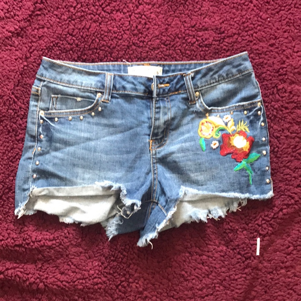 Shorty shorts